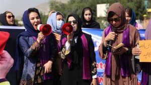 Afghanistan: Aba Taliban bakubise abagore bigaragambije basaba uburenganzira bwabo