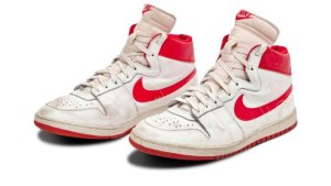 Inkweto Micheal Jordan yakinanye bwa mbere muri NBA zaguzwe akayabo k'amadolari mu cyamunara