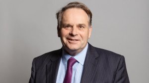 Ubwongereza:Depite Neil Parish yeguye mu kazi nyuma yo kurebera Filime y'urukozasoni mu cyumba cy'inteko