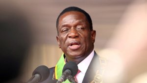 Perezida wo muri Afurika yasabye kujya gutabariza Umwamikazi bamutera utwatsi