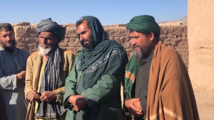 Afghanistan: Ababyeyi baha abana babo ibinini bisinziriza kubera kubura ibyokurya