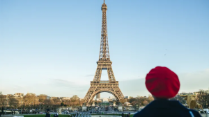 Umugore wo muri Brazil yafatiwe ku ngufu mu busitani bwo kuri Tour Eiffel