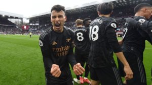 Zinchenko yabwiye amagambo akomeye abakunzi ba Arsenal nyuma yo kwigaranzura Aston Villa