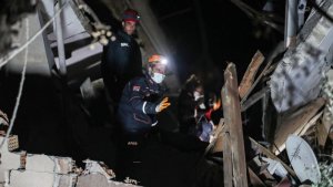 Turkiya:Indi mitingito 2 yahitanye abantu 3 inasenya amazu
