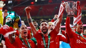 Bruno Fernandes yavuze amagambo akomeye nyuma yo kwegukana Carabao Cup