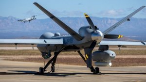 Indege y'Intambara y'Uburusiya yagonze Drone ya Amerika iyita mu mazi