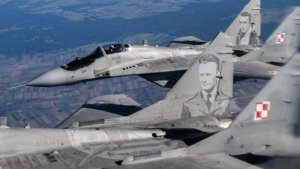 Uburusiya bwemeje ko buzarasa indege zose ibihugu byemereye Ukraine