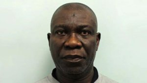 Senateri wa Nigeria n'umugore we bahamwe na magendu yo gutwara impyiko y'umuntu