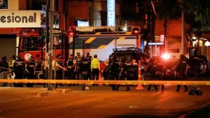 Ecuador: Uwiyamamarizaga kuba Perezida yarasiwe mu ruhame