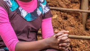 Umukobwa w'imyaka 12 yashyingiranwe n'abagabo babiri bamubyaye mu kwezi kumwe