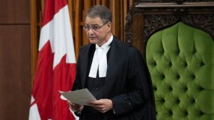 Umuyobozi ukomeye muri Canada yeguye nyuma yo kumvikana yita intwari uwakoranye n'aba-Nazi