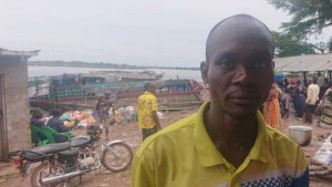 "Nanagannye ku bwato ubwo bwarohamaga" – uwarokotse muri DR Congo
