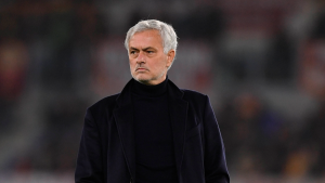 AS Roma yirukanye Jose Mourinho wahabwaga amakarita atukura kenshi