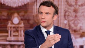 "Tuzakora ibishoboka byose tubuze Uburusiya gutsinda intambara"-Perezida Macron