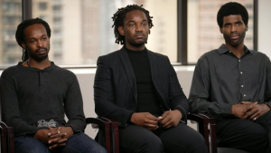 Abagabo b'abirabura bashinje American Airlines kubasohora nyuma y'uko umuzungu atatse umunuko