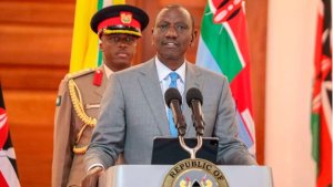 Perezida wa Kenya afite amahitamo akomeye nyuma y'umunsi wamenetsemo amaraso