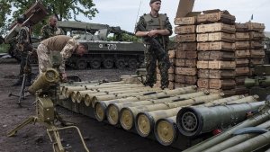 U Bufaransa bugiye kugurira Ukraine intwaro mu mitungo y'u Burusiya