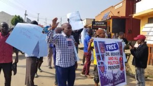 Uganda: Bazindukiye mu myigaragambyo isaba irekurwa rya Dr Kizza Besigye