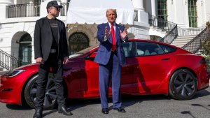 Musk agiye kugabanya inshingano ze mu butegetsi bwa Amerika, yite kuri Tesla