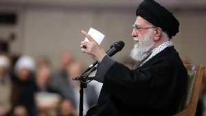 Umuyobozi w'Ikirenga wa Iran yaburiye abakomeje guteza imvururu zimaze guhitana abantu 10