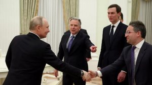 Intumwa za Trump zamaranye na Putin amasaha atatu ziga ku ntambara yo muri Ukraine