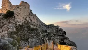 Ibitero Israel ikomeje kugaba muri liban byasize yigaruriye ingoro ikomeye .