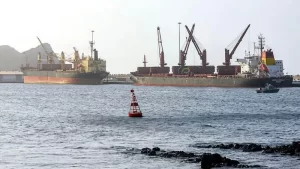 Ambasaderi w'Amerika avuga ko Trump yahagaritse ibitero kuri Iran kugira ngo haboneke umwanya wo kuganira