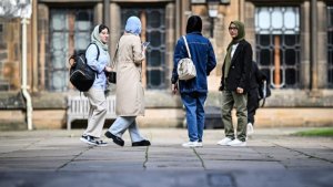 U Bwongereza bugiye guhagarika gutanga visa ku banyeshuri bakomoka mu bihugu bine