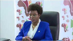 Madamu wa Perezida Ndayishimiye ari i Kigali, indi ntambwe ishimangira umubano n'Uburundi
