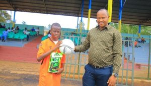 KNC yakiriye neza wa mwana wakuwe nabi mu ishuri rya FC Bayern 