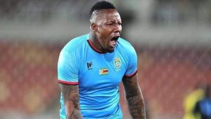 Umunyezamu w'umunya Zimbabwe yaguye mu kibuga ahita apfa
