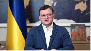 Minisitiri w'Ububanyi n'Amahanga wa Ukraine yeguye mbere y'uko Perezida Zelenskyy abyikorera