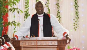 Musenyeri Mbanda yashenguwe n'Itorero Angilikani rya Wales ryemeye kuyoborwa n'umwe mu baryamana bahuje ibitsina