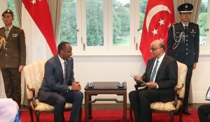 Amb Muhizi yashyikirije Perezida wa Singapore impapuro zimwemerera guhagararira u Rwanda