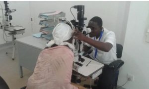 Irinde Gushyira imiti mu maso utandikiwe na muganga –Inzobere