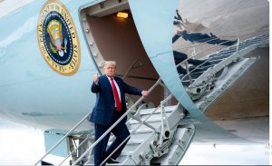 Air Force One yari itwaye Donald Trump yahagaritswe igitaraganya kubera amashanyarazi