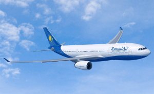 Abacuruza amatike y'indege mu Rwanda bari mu marira