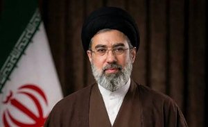 Iran: Kutagaragara k'Umuyobozi w'ikirenga, Mojtaba Khamenei ku kiriyo cya se kwateje urujijo