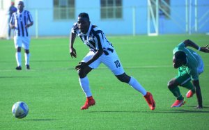 Muhadjiri yasubije abafana ba Rayon Sports bahora bamusaba kuyerekezamo 