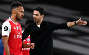 Aubameyang yafashwe amashusho ari kuvuga nabi umutoza Arteta