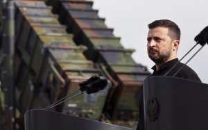 Zelenskyy asanga Ukraine ikwiriye gusanga ibisasu mu Burusiya akaba ari ho ibishwanyuriza