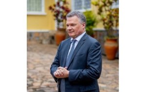 Ambasaderi w'u Bufaransa mu Rwanda yasabye ko abagipfobya Jenoside bakurikiranwa nta kujenjeka