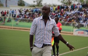 Karekezi Olivier arateganya gusubira i Burayi kubera ibibazo biri muri Kiyovu Sports