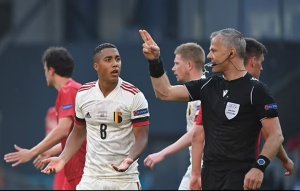 Umusifuzi ukize kurusha abandi bose niwe uzasifura umukino wa nyuma wa Euro 2020