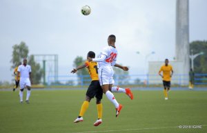 FERWAFA yisubiyeho ku byo yari yategetse amakipe ngo shampiyona isubukurwe,iha umukoro MINISPORTS umupira