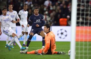 Courtois wahemukiye Messi yibasiye bikomeye umukinnyi mugenzi we watumye batsindwa igitego