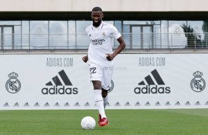 Antonio Rudiger yahishuye igisubizo gitangaje yatanze ubwo yabwirwaga ko FC Barcelona imushaka