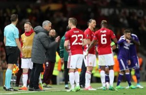Myugariro Luke Shaw yabwiye amagambo akomeye umutoza Jose Mourinho ukunze kumwibasira