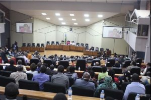 Abadepite bategetse Minisitiri Ingabire Paula gusobanura ikibazo cya Interineti igenda gake mu Rwanda 