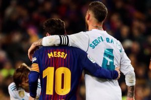 Sergio Ramos yahaye impano y'agaciro Lionel Messi bahanganye cyane muri EL CLASICO